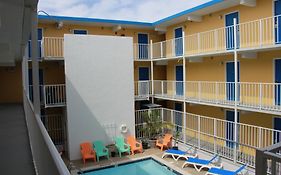 Seaside Inn & Suites